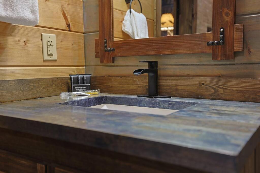 Rustic Modern Cabin With Hot Tub Near Rafting And Great Smokey Mountains Bryson City Exteriér fotografie
